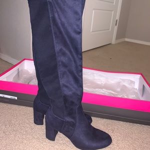 Liz Clairborne Over the Knee Boots. Women’s 9